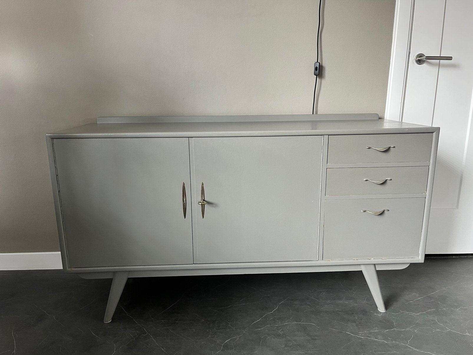 Vintage dressoir, Ophalen, 100 tot 150 cm, Zo goed als nieuw, Met deur(en)