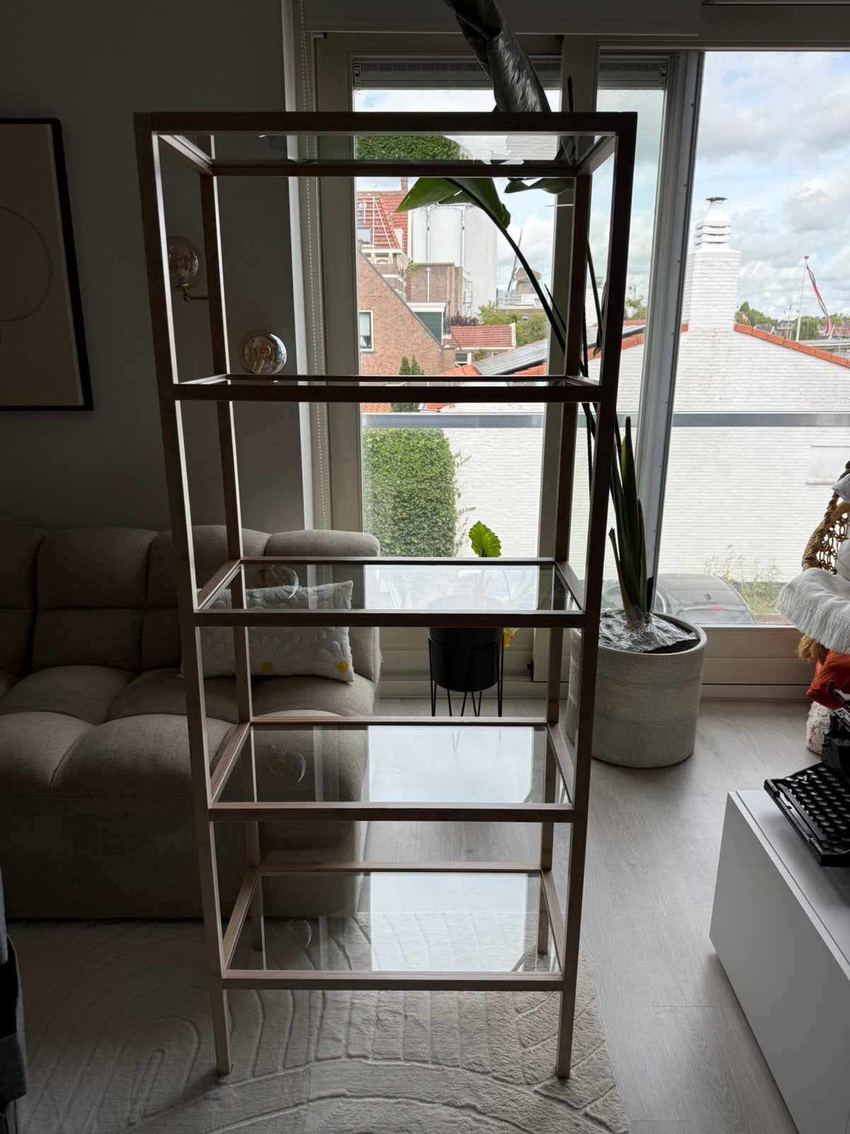 Kast met glazen planken, Huis en Inrichting, Ophalen, Zo goed als nieuw