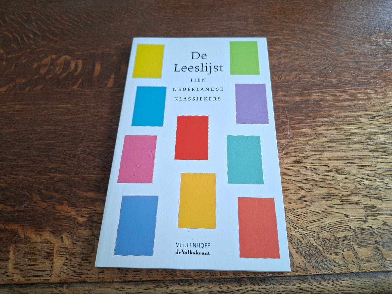 Boek De Leeslijst, Meerdere auteurs, De Volkskrant, Ophalen of Verzenden, Zo goed als nieuw