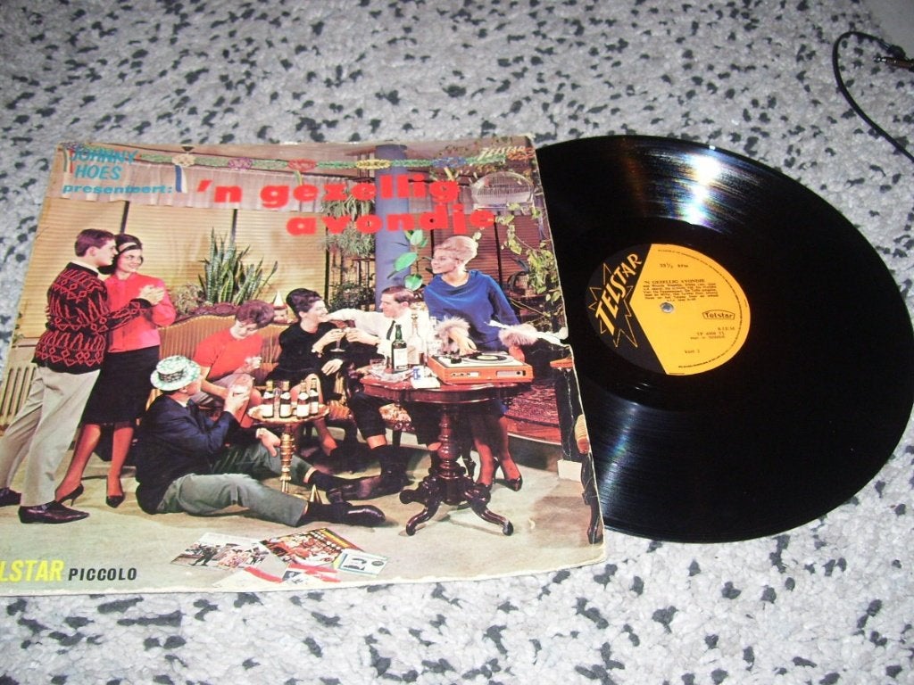 JOHNNY HOES PRESENTEERT EEN GEZELLIG AVONDJE, Cd's en Dvd's, LP, Overige formaten, Ophalen of Verzenden, Zo goed als nieuw