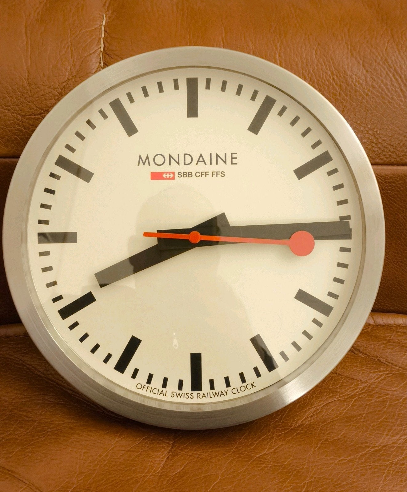 Mondaine Wandklok, Ophalen of Verzenden, Zo goed als nieuw, Analoog, Wandklok