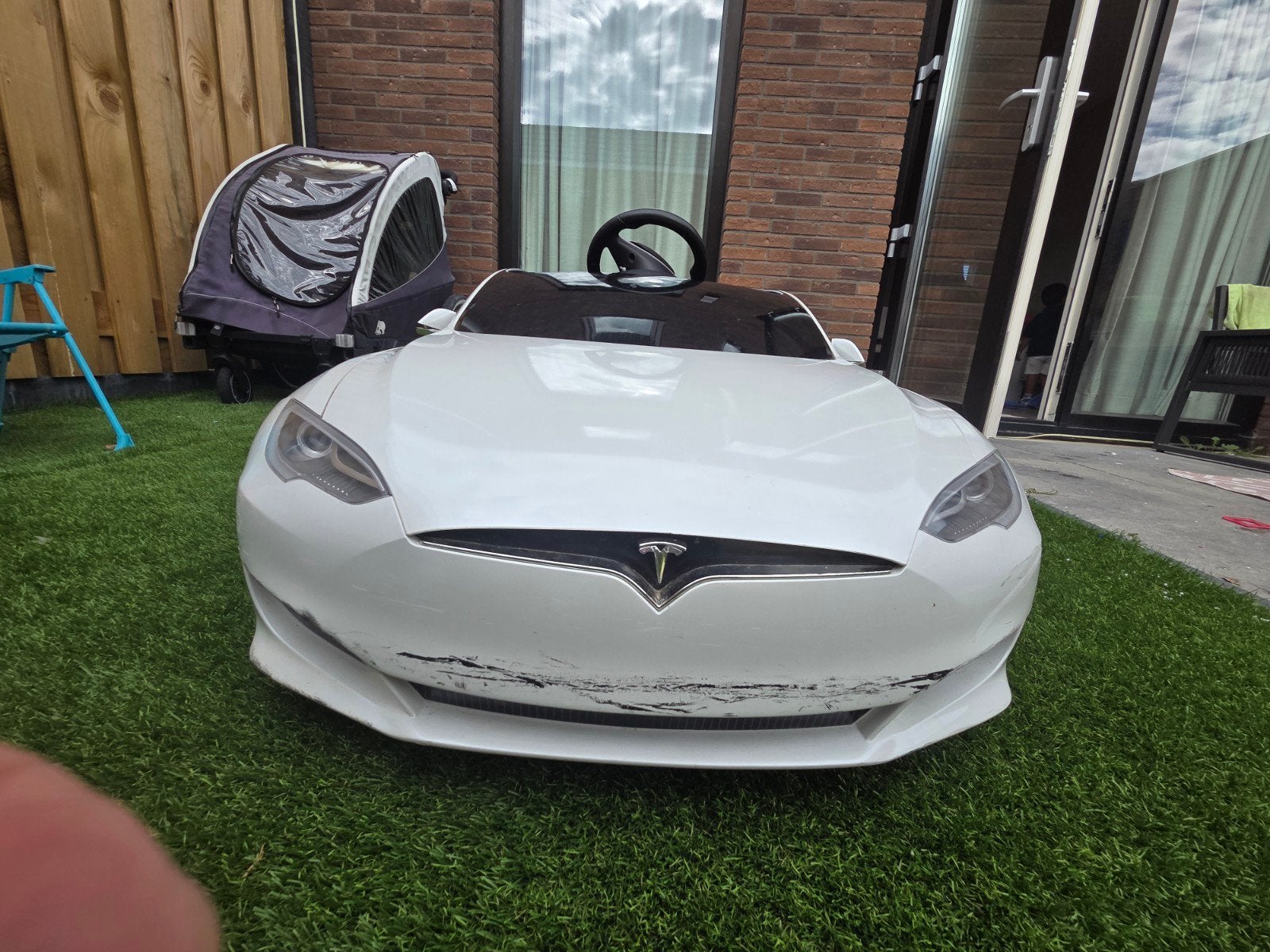 Tesla Model S kinderauto wit, Kinderen en Baby's, Ophalen, Gebruikt