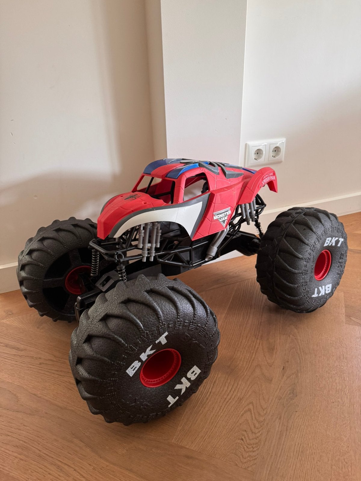 RC MonsterJam (op te knappen) of voor reserve onderdelen, Ophalen, Gebruikt, Afstandsbediening