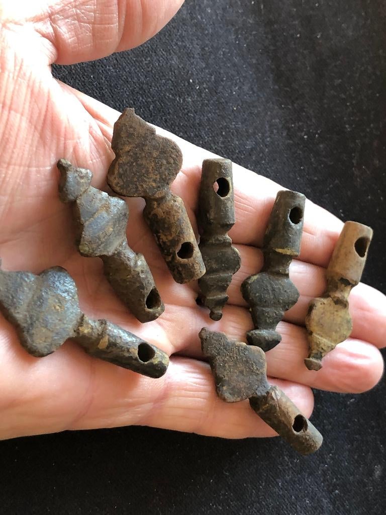 Bodemvondst AMSTERDAM 7 TAP KRAANTJES 300 jr oud intact., Antiek en Kunst, Ophalen of Verzenden