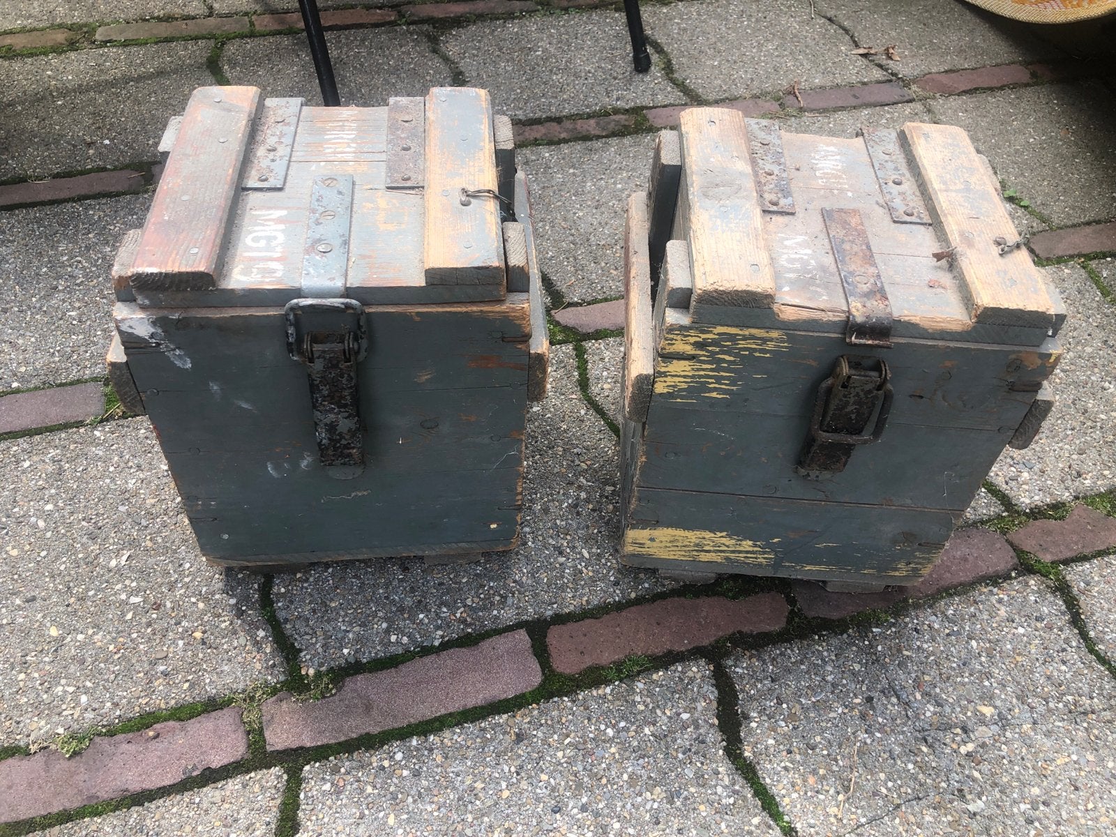Munitie kisten: Set van 2 vintage houten kisten met deksel, Huis en Inrichting, Minder dan 50 cm, Gebruikt, Ophalen of Verzenden