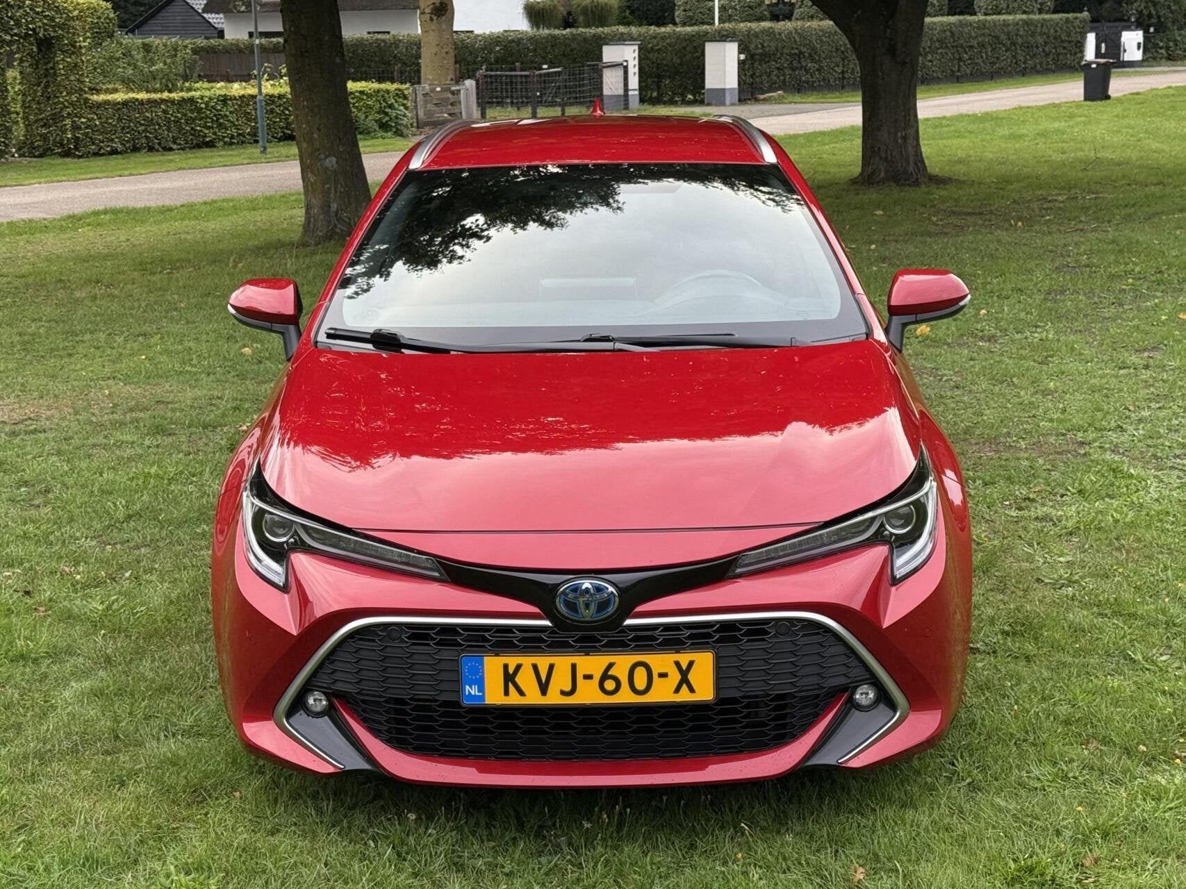 Foto 9 van Toyota Corolla TS 2.0 Hybrid Lounge 184pk 85dkm Zeer Luxe 1e