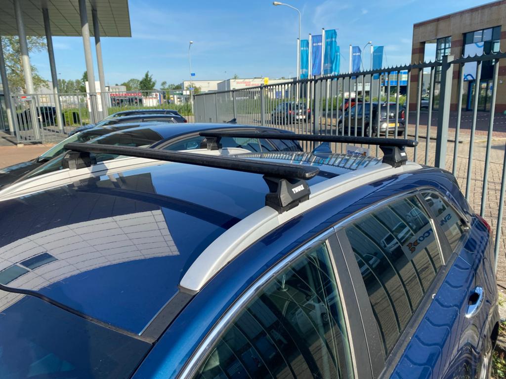 Thule dakdragers voor auto met dakrails (kia niro), Auto diversen, Dakdragers, Ophalen of Verzenden, Zo goed als nieuw