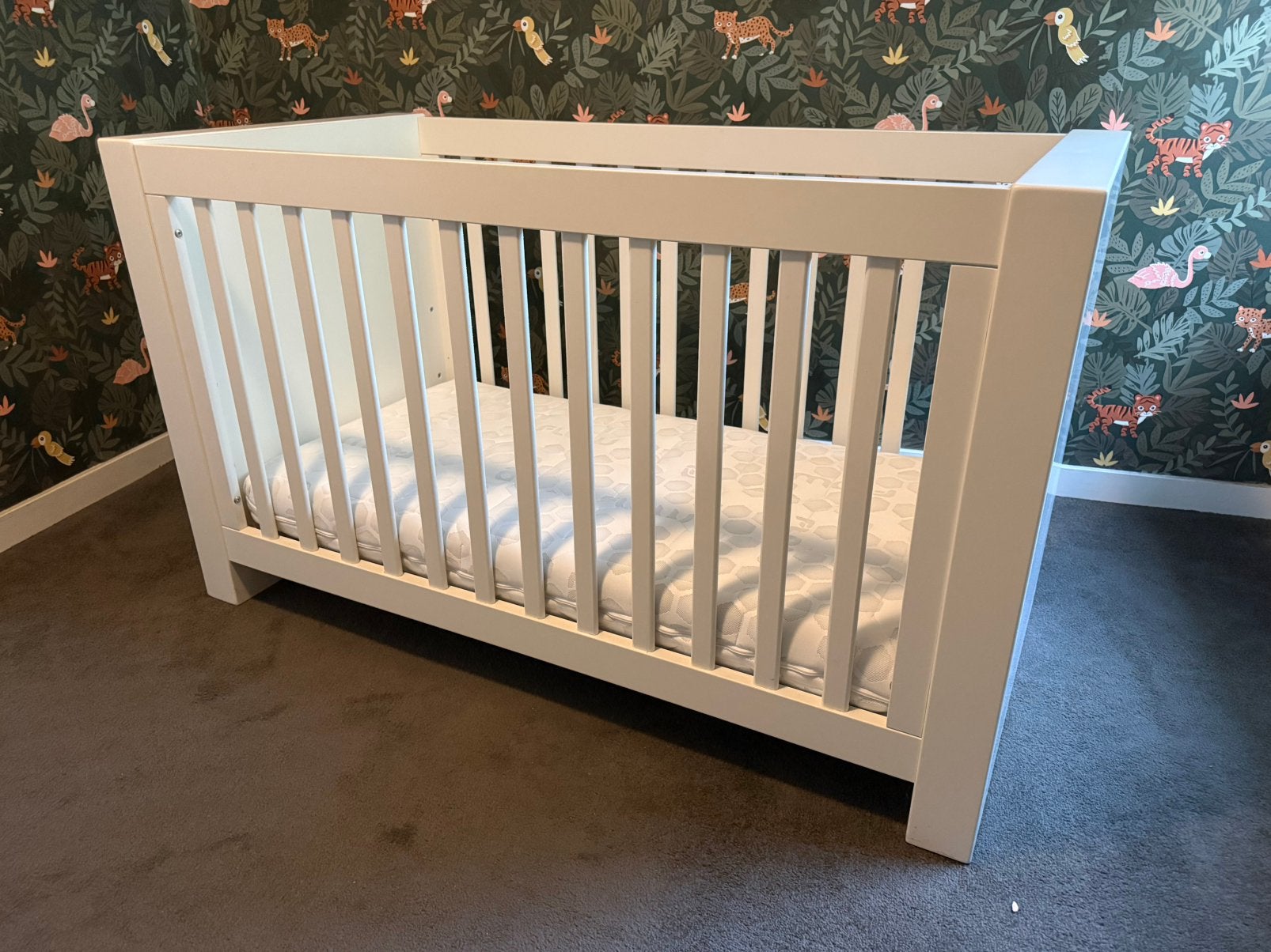Babybed en commode, Ophalen, Zo goed als nieuw