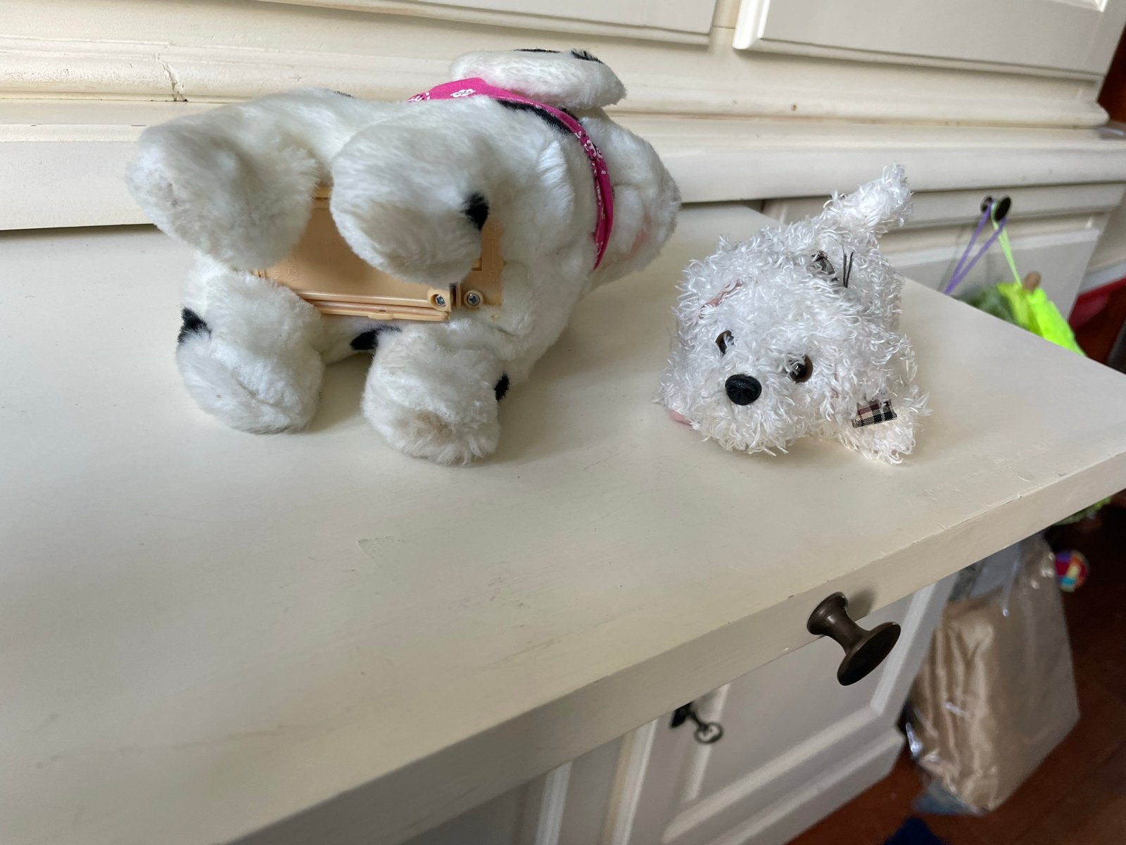 Diverse knuffelhonden: Dalmatiër, Bichon Frise, Golden Retri, Gebruikt, Middelgroot (20 tot 80 cm), Wit, Hond