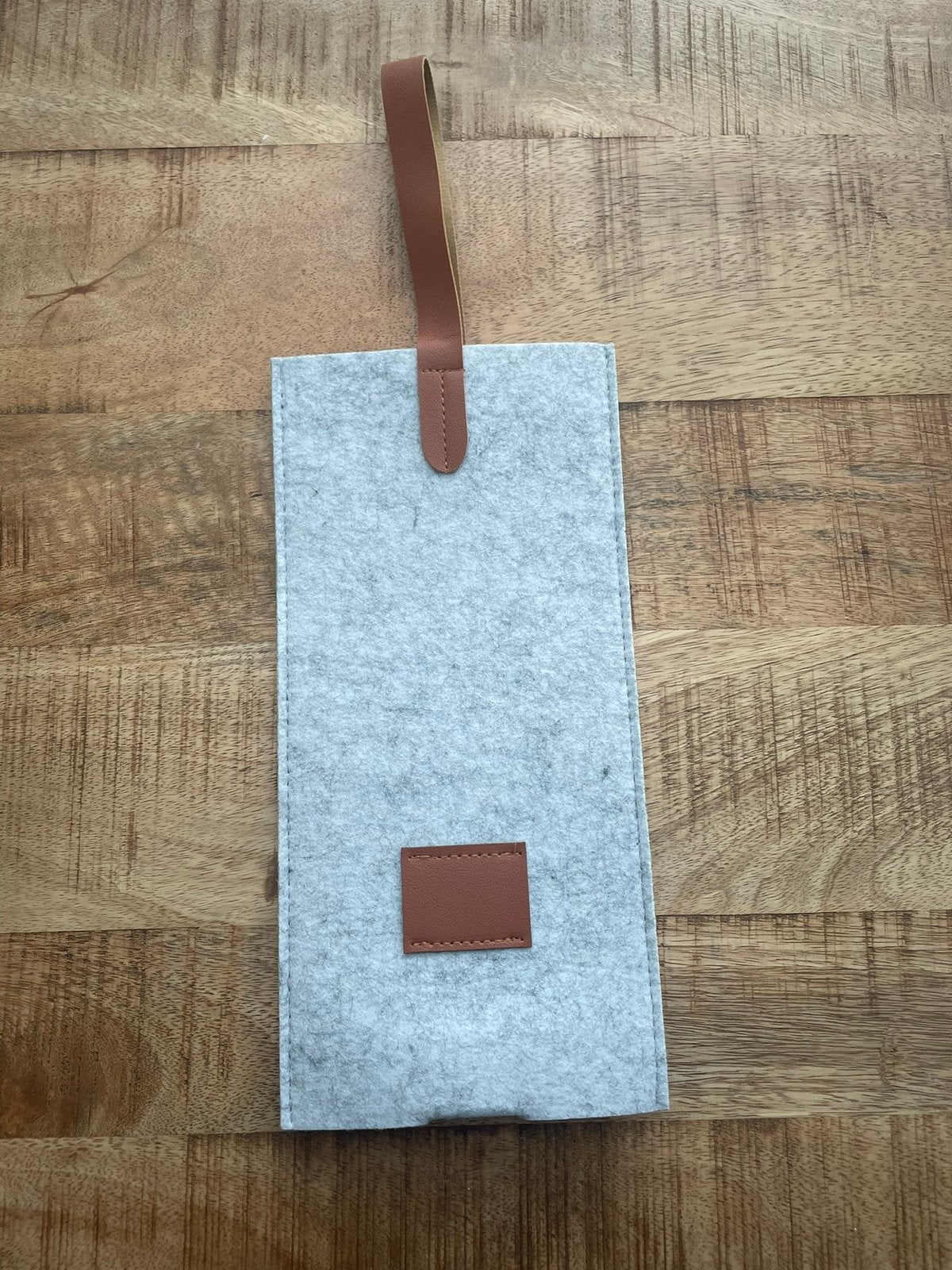 Wijn hoes van vilt grijs, Verzenden, Zo goed als nieuw, Overige materialen, Minder dan 5 flessen