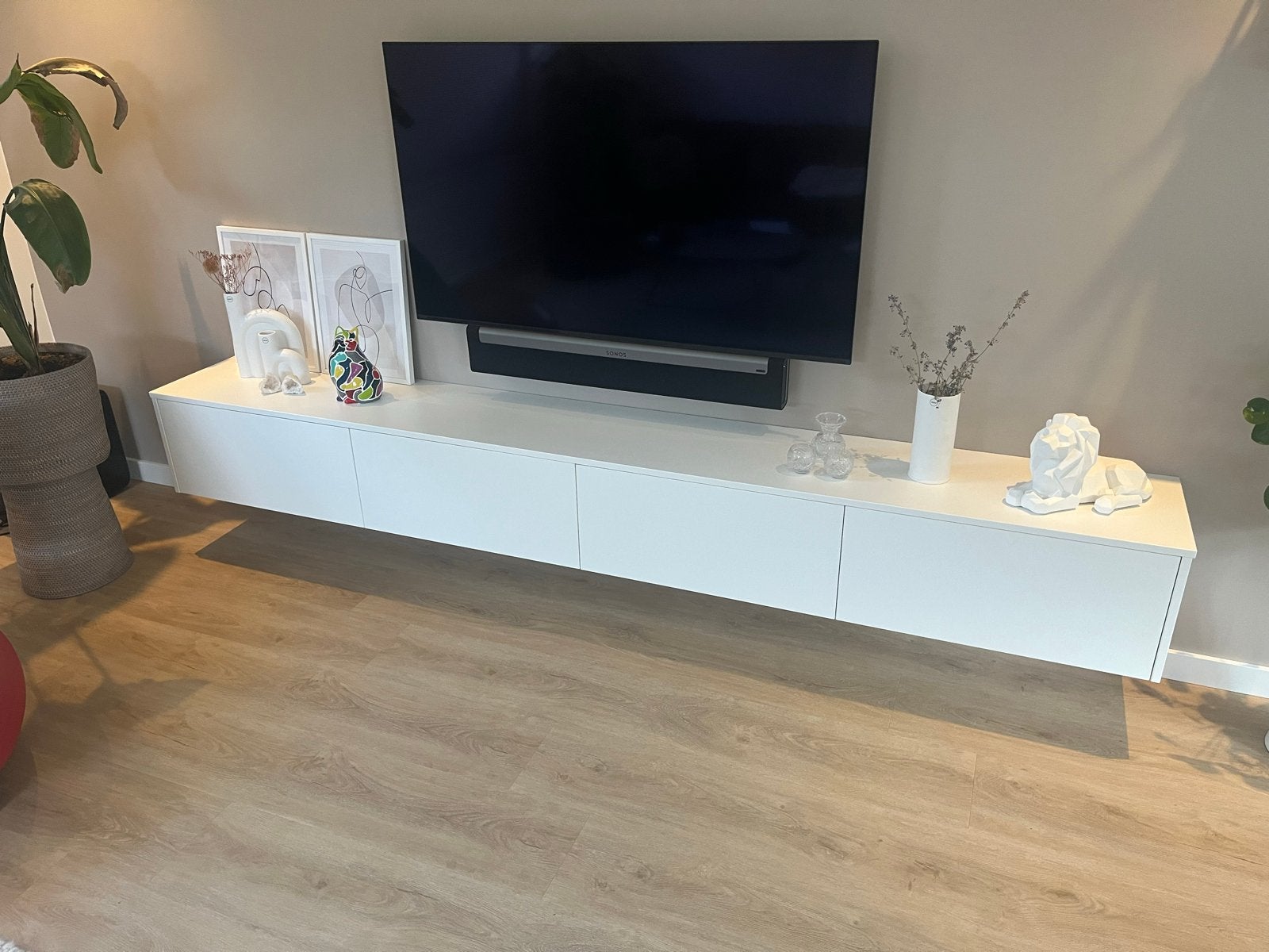 Modern wit tv-wandmeubel met lades/klepkasten, Overige materialen, Ophalen of Verzenden, Zo goed als nieuw, 200 cm of meer