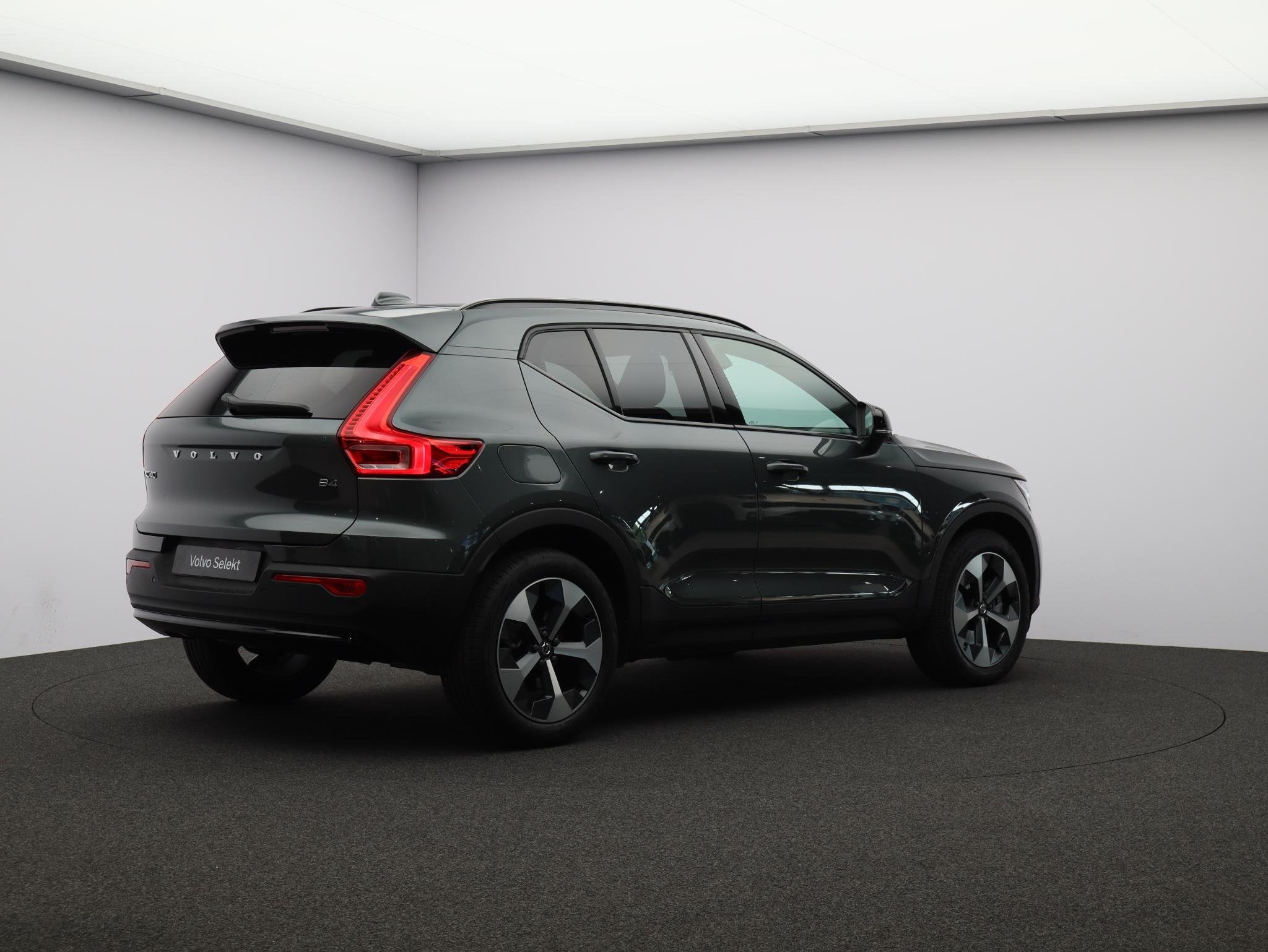 Volvo XC40 2.0 B4 Plus Dark / Pano. dak / Elektr. stoelverst, Auto's, Gebruikt, 4 cilinders, Origineel Nederlands, SUV of Terreinwagen