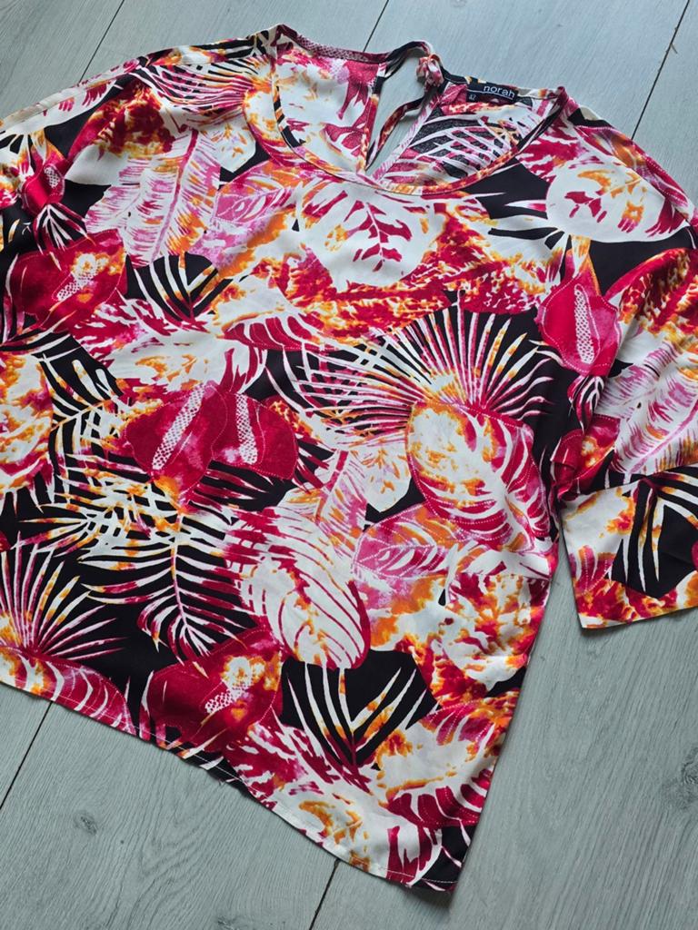 Norah Blouse met Tropische Print - Maat 42, Overige kleuren, Maat 42/44 (L), Ophalen of Verzenden, Zo goed als nieuw
