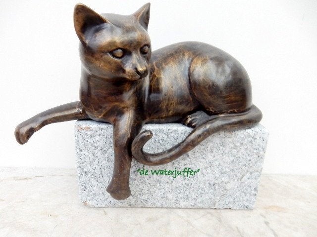 068* Liggende poes(Boven €75 geen verzendkosten), Tuin en Terras, Tuinbeelden, Ophalen of Verzenden, Nieuw, Overige materialen