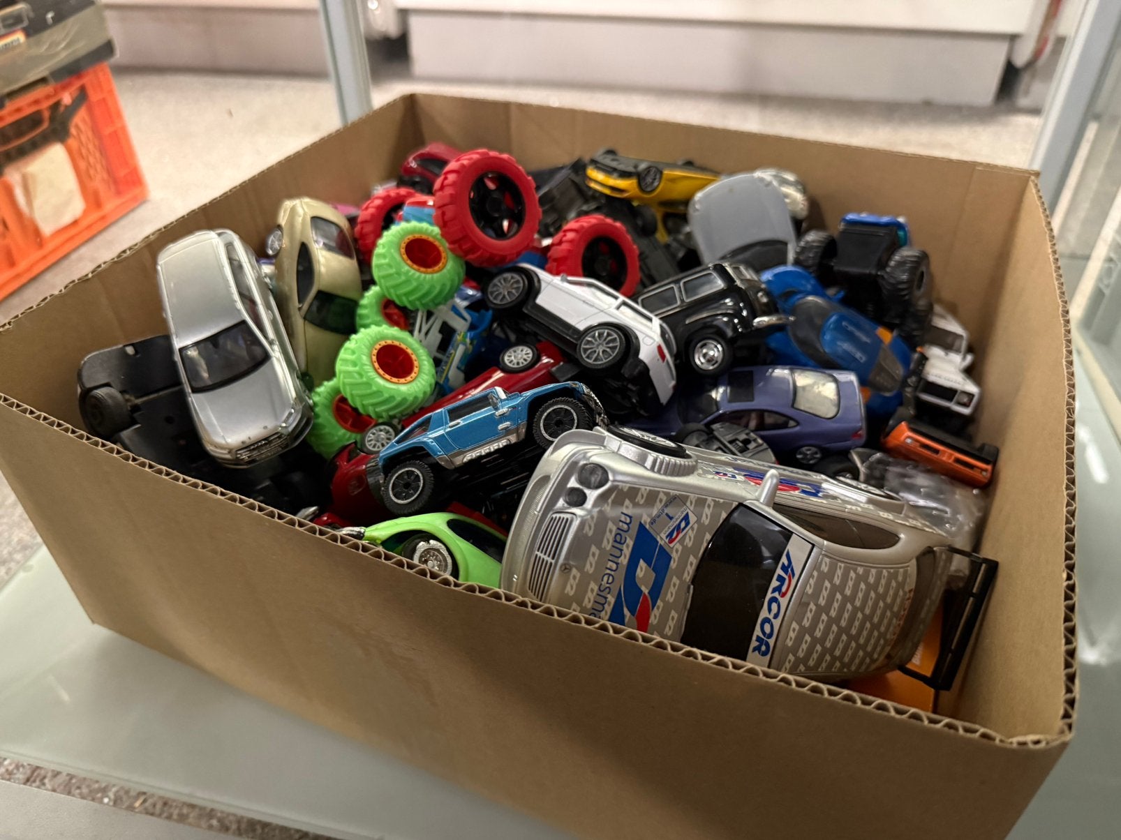 Verzameling/ partij speelgoed autos, Q, Verzenden, Q, Zo goed als nieuw