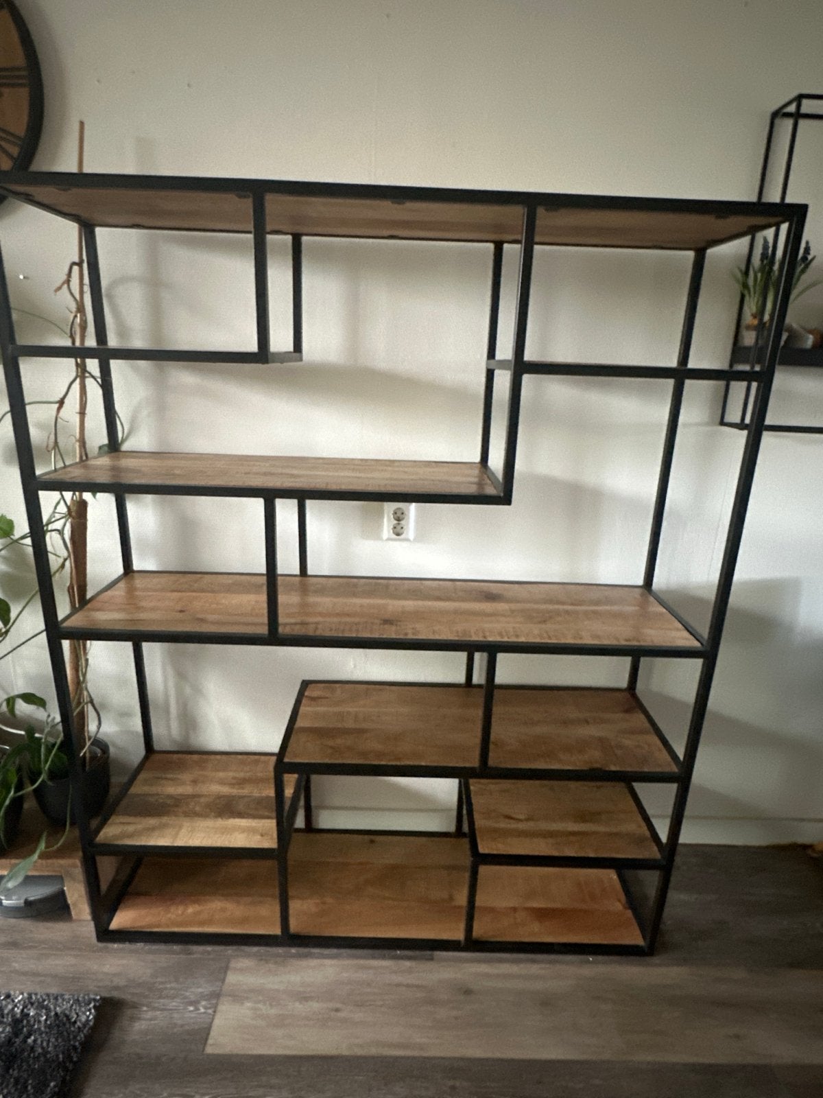Mango houten kast 145x40x175 - Niet demontabel, Ophalen, Met plank(en), Gebruikt, 100 tot 150 cm