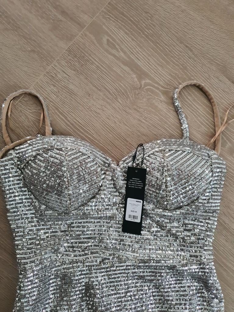 Prachtige Nieuwe Gala Jurk Fashion Nova Maat M, Kleding | Dames, Fashion Nova, Ophalen of Verzenden, Nieuw, Maat 38/40 (M)