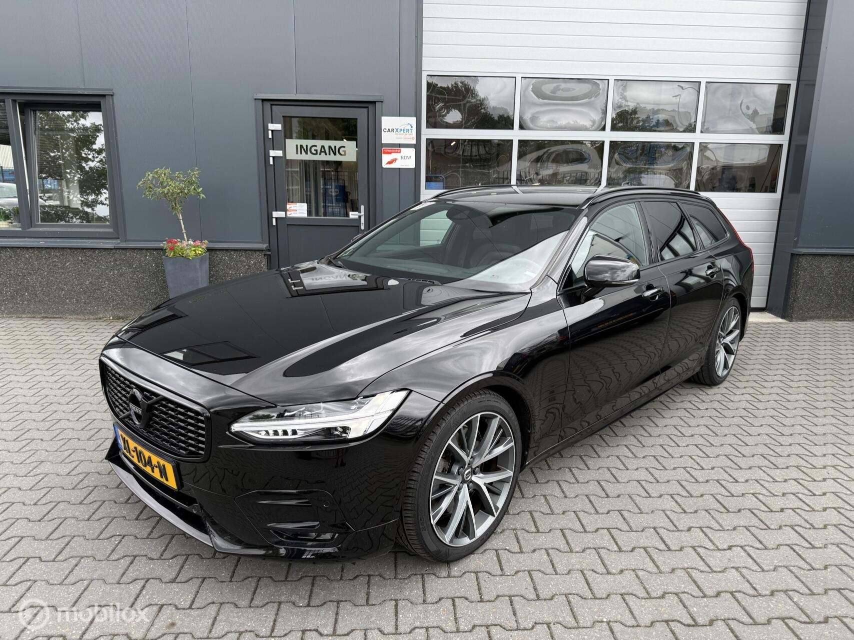 Volvo V90 2.0 T4 R-Design / Polestar / ACC / CarPlay, Auto's, Volvo, Euro 6, 1969 cc, 93 €/maand, Adaptive Cruise Control