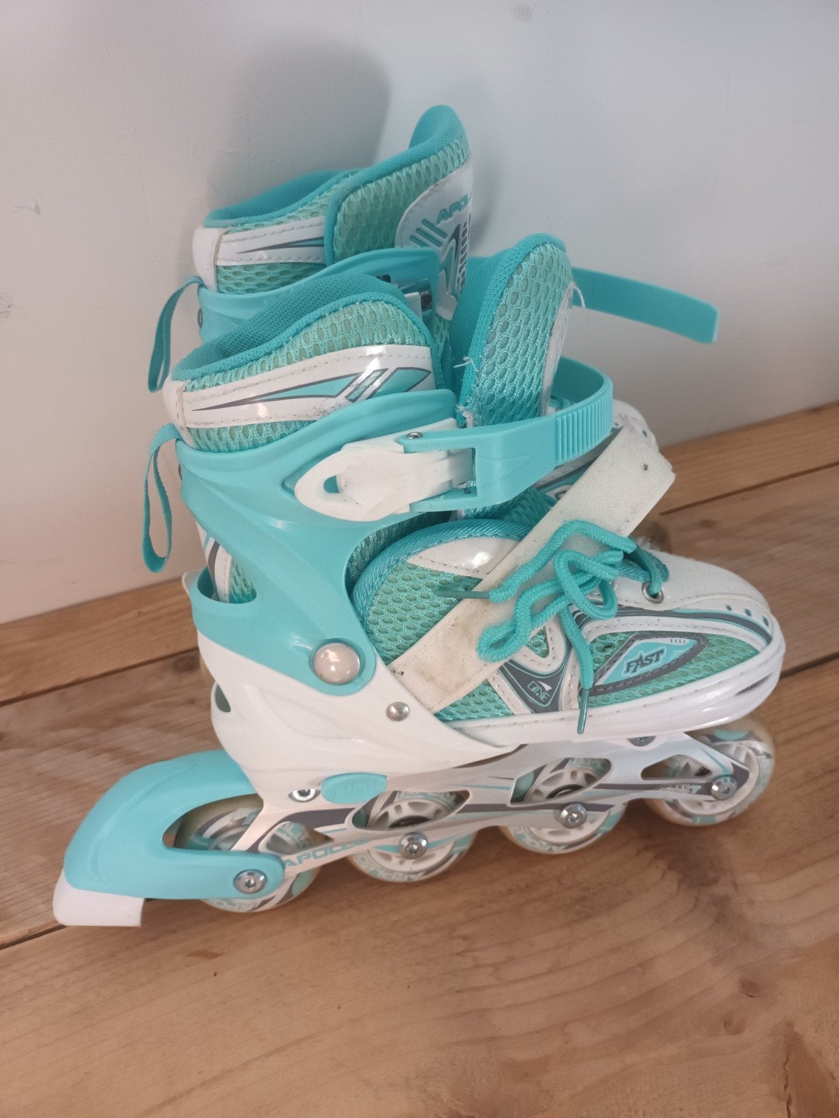 Inline skates met beschermers (helm, knie, arm, hand), Sport en Fitness, Ophalen of Verzenden, Gebruikt, IJshockeyschaatsen, Overige merken