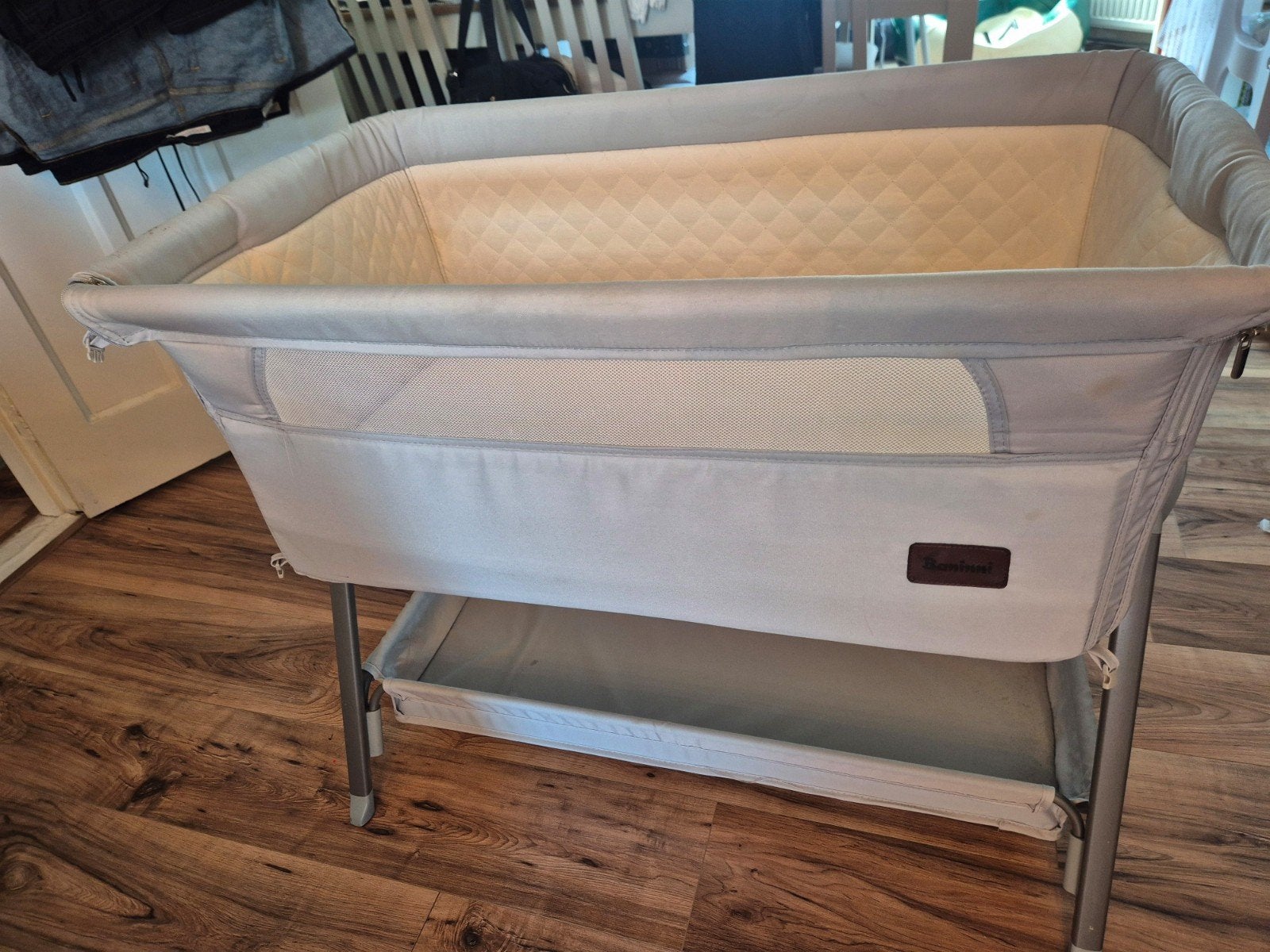 Baninni Elia Co-Sleeper Lichtgrijs + 9 hoeslakentjes, Kinderen en Baby's, Ophalen, Gebruikt, Wieg