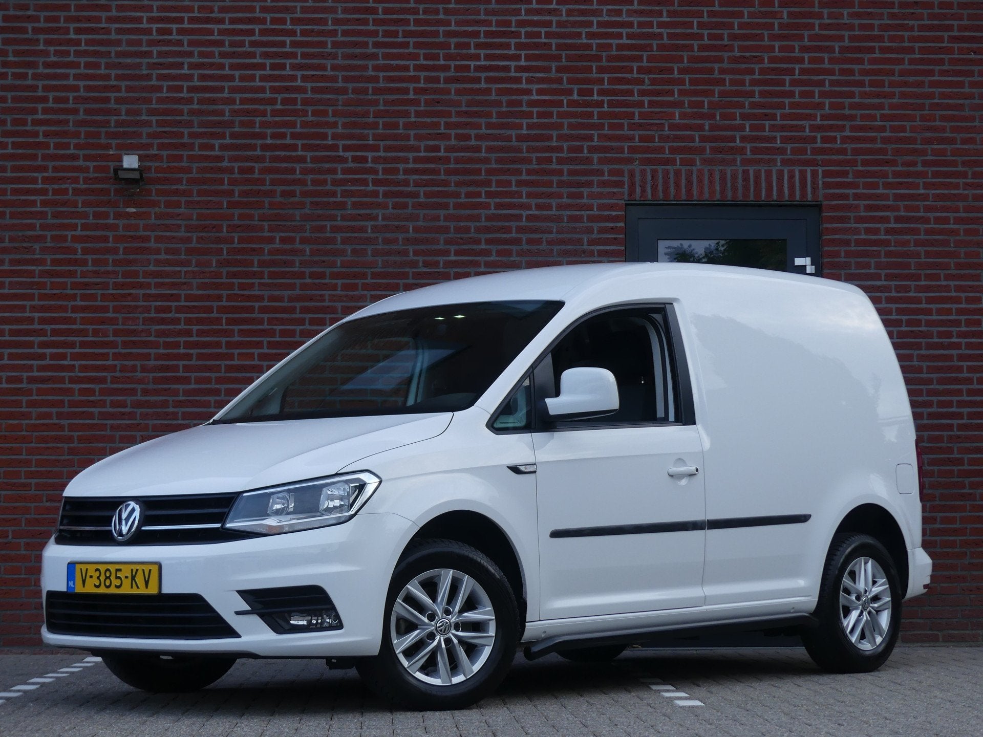 Volkswagen Caddy 2.0 TDI Highline / Automaat (bj 2018), Dealer onderhouden, Stof, Gebruikt, 4 cilinders