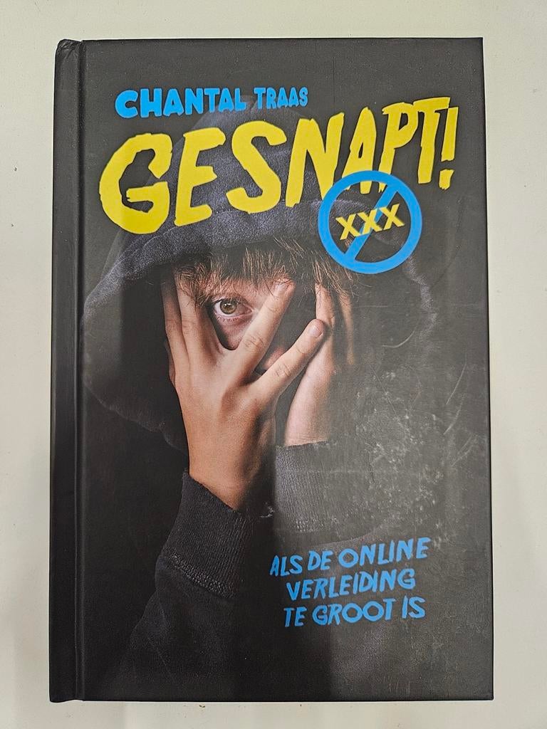 Chantal Traas - Gesnapt!, Boeken, Kinderboeken | Jeugd | 13 jaar en ouder, Zo goed als nieuw, Ophalen of Verzenden