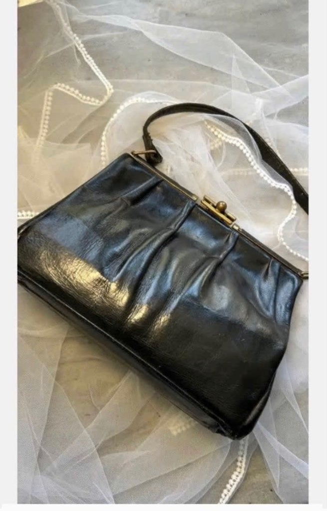 Antieke zwarte leer dames tas jaren ‘60, bijzondere sluiting, Gebruikt, Zwart, Ophalen of Verzenden, X