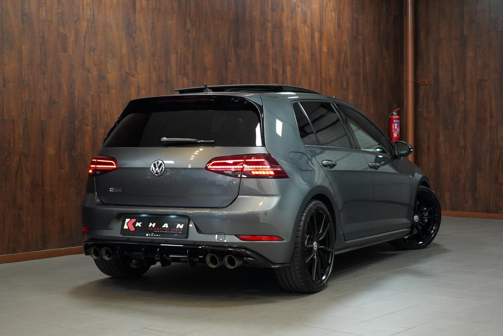Volkswagen Golf 2.0 TSI 4Motion R BOMVOL|AKRA||MEMORY|, Gebruikt, Euro 6, 4 cilinders, 1984 cc
