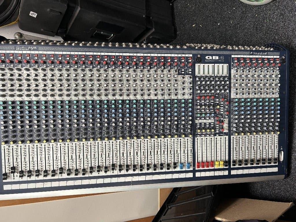 Soundcraft GB4-32 Analoge mengtafel, Muziek en Instrumenten, Mengpanelen, Ophalen, Gebruikt, 20 kanalen of meer