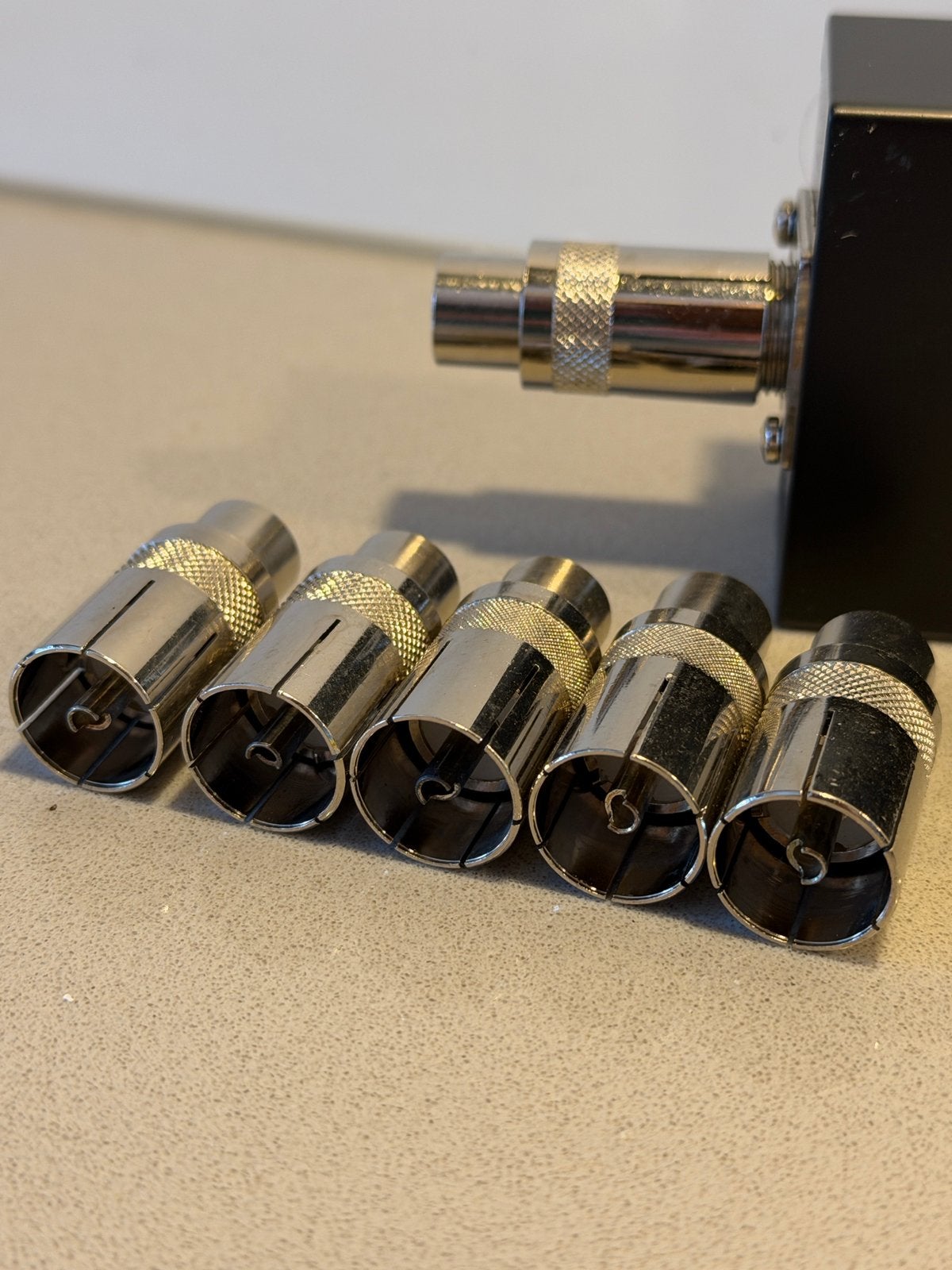 Snelwissel antenne plug (rg213 dikke coaxkabel), Telecommunicatie, Antennes en Masten, Verzenden, Nieuw, Toebehoren