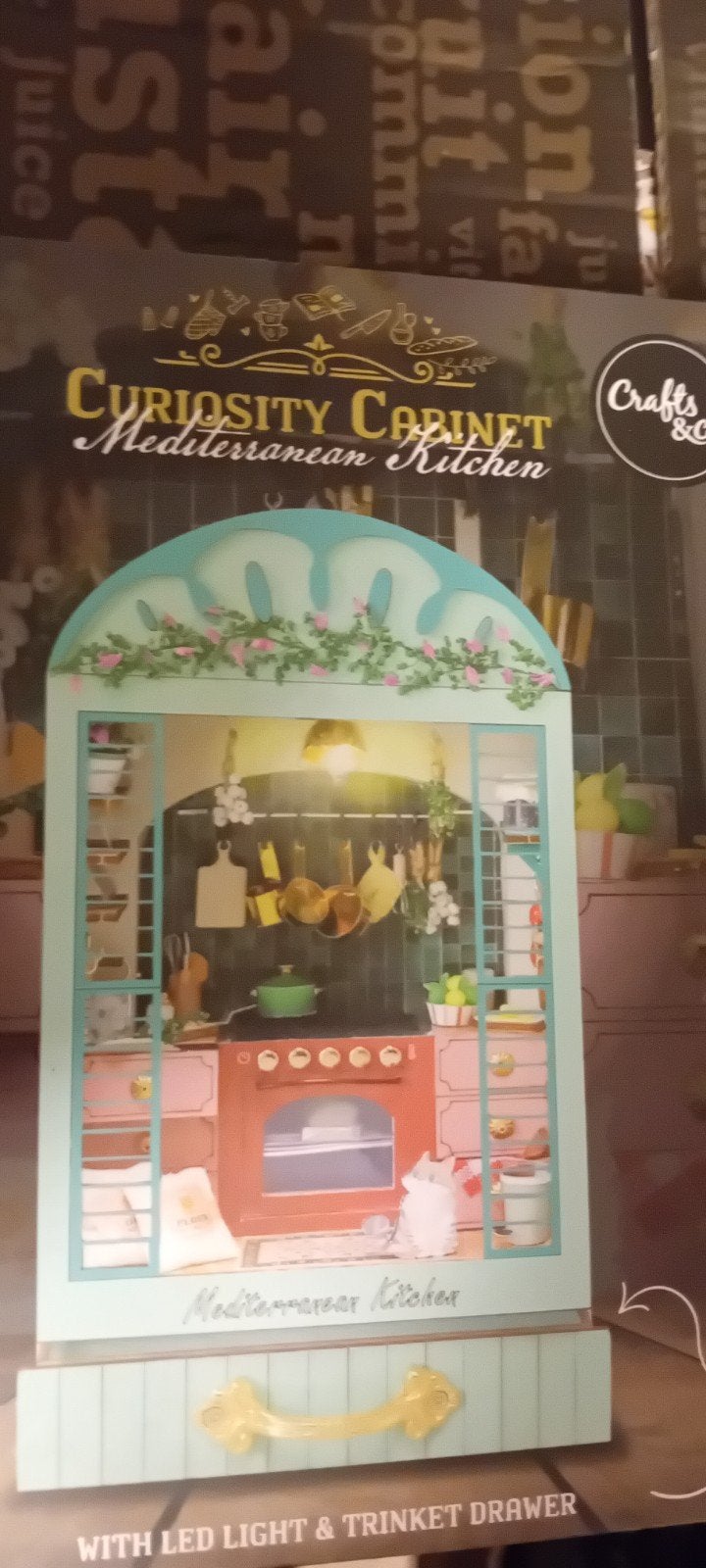 Curiosity Cabinet Mediterranean Kitchen met LED licht, Ophalen, Overige thema's, Nieuw, Meerkleurig