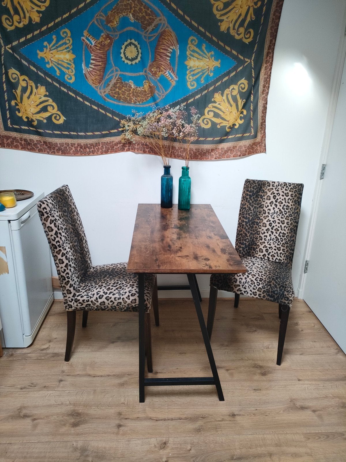 panter print stoelen en/of bureau, Ophalen, Twee
