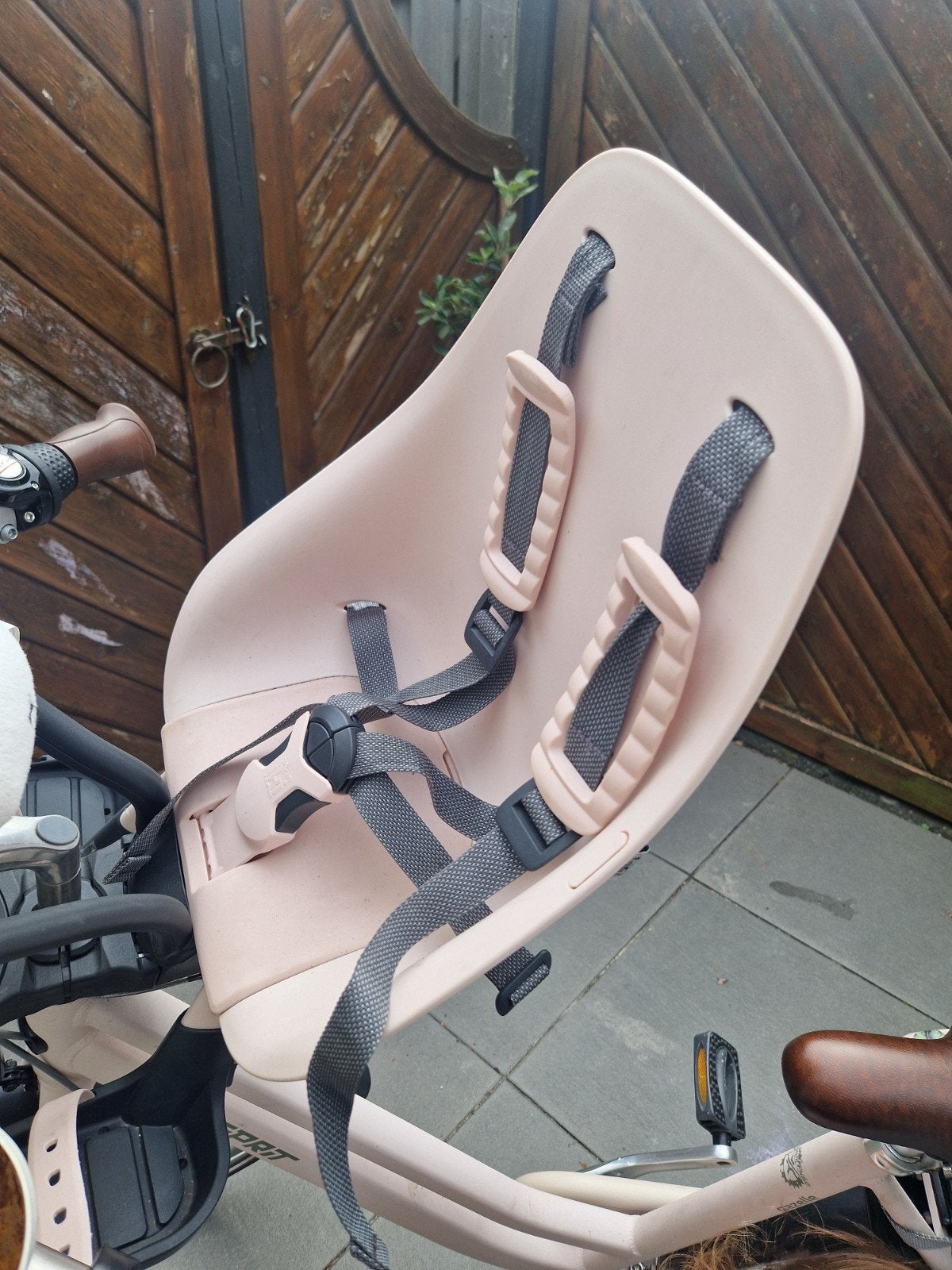 Urban Iki voorzitje roze met slot, adapter en windscherm, Voetsteuntjes, 0 t/m 18 kg, Voorzitje, Ophalen of Verzenden