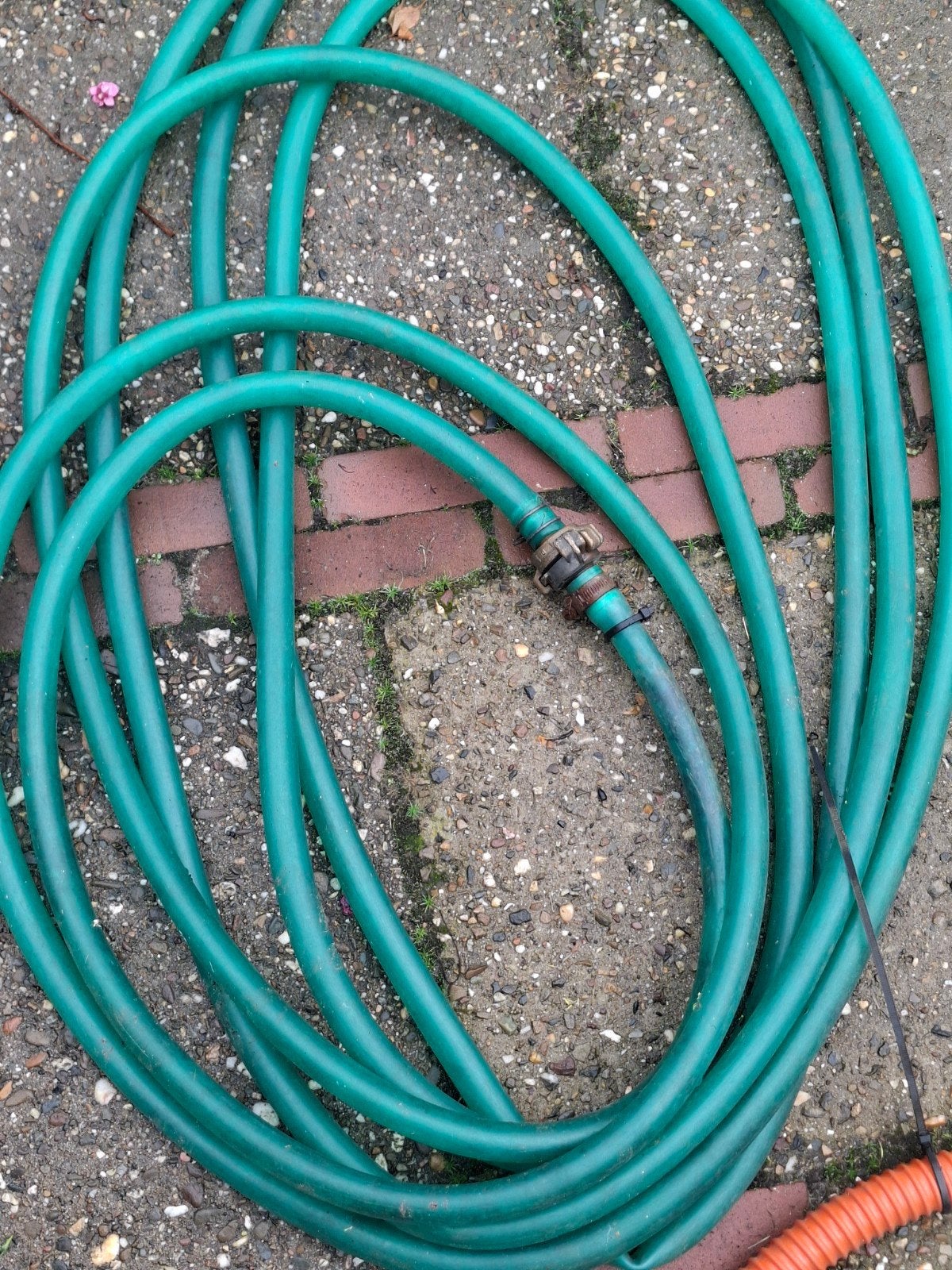 Diverse tuinslangen en sproeier, Tuin en Terras, Ophalen, Gebruikt, Tuinslang