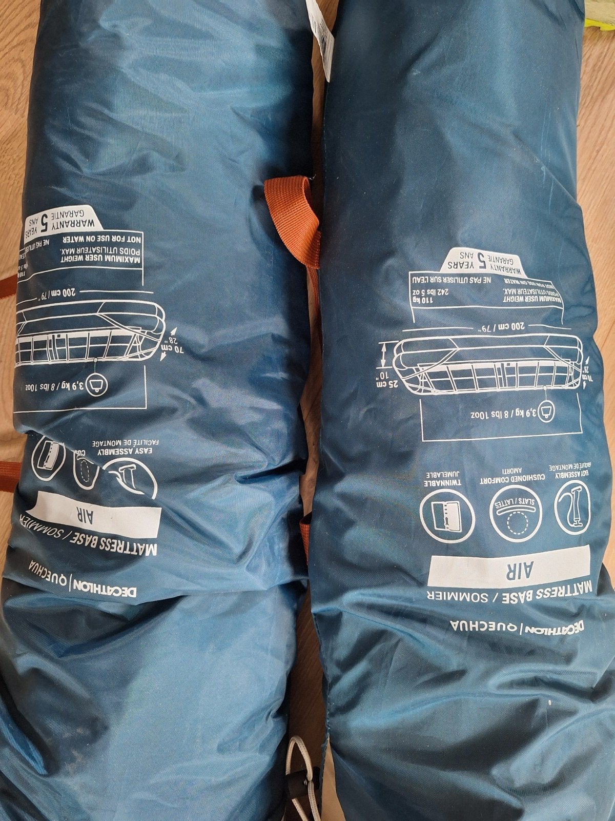 2 opblaasbare veldbedden van Decathlon Quechua, Caravans en Kamperen, Ophalen of Verzenden, Zo goed als nieuw, 1-persoons