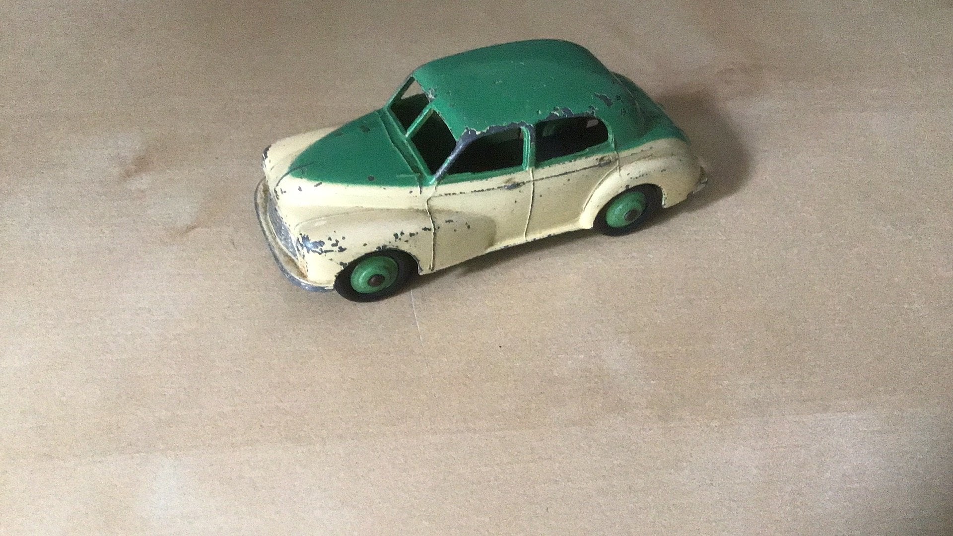 DINKY TOYS MORRIS MINOR JAREN 50 BEKENDE VERSCHIJNING, Ophalen of Verzenden, Gebruikt, Auto, Dinky Toys