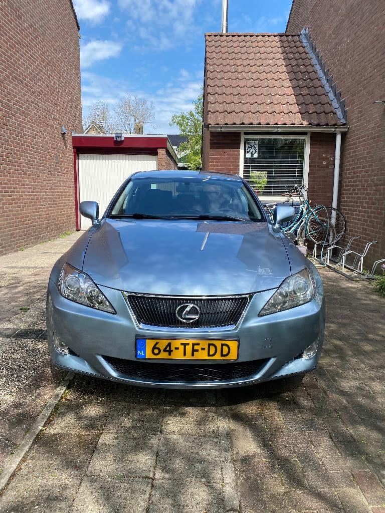 Prachtige Lexus IS 250 2.5 AUT 2006 Blauw, Achterwielaandrijving, 1535 kg, Blauw, Onderhoudsboekje