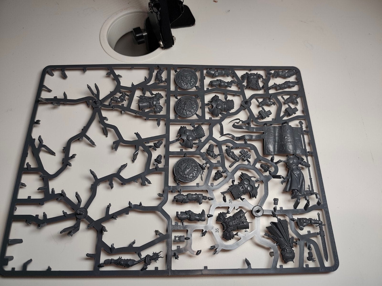 Warhammer Age of Sigmar Annihilators en Knight-Vexillor, Ophalen of Verzenden, Zo goed als nieuw, Warhammer, Figuurtje(s)