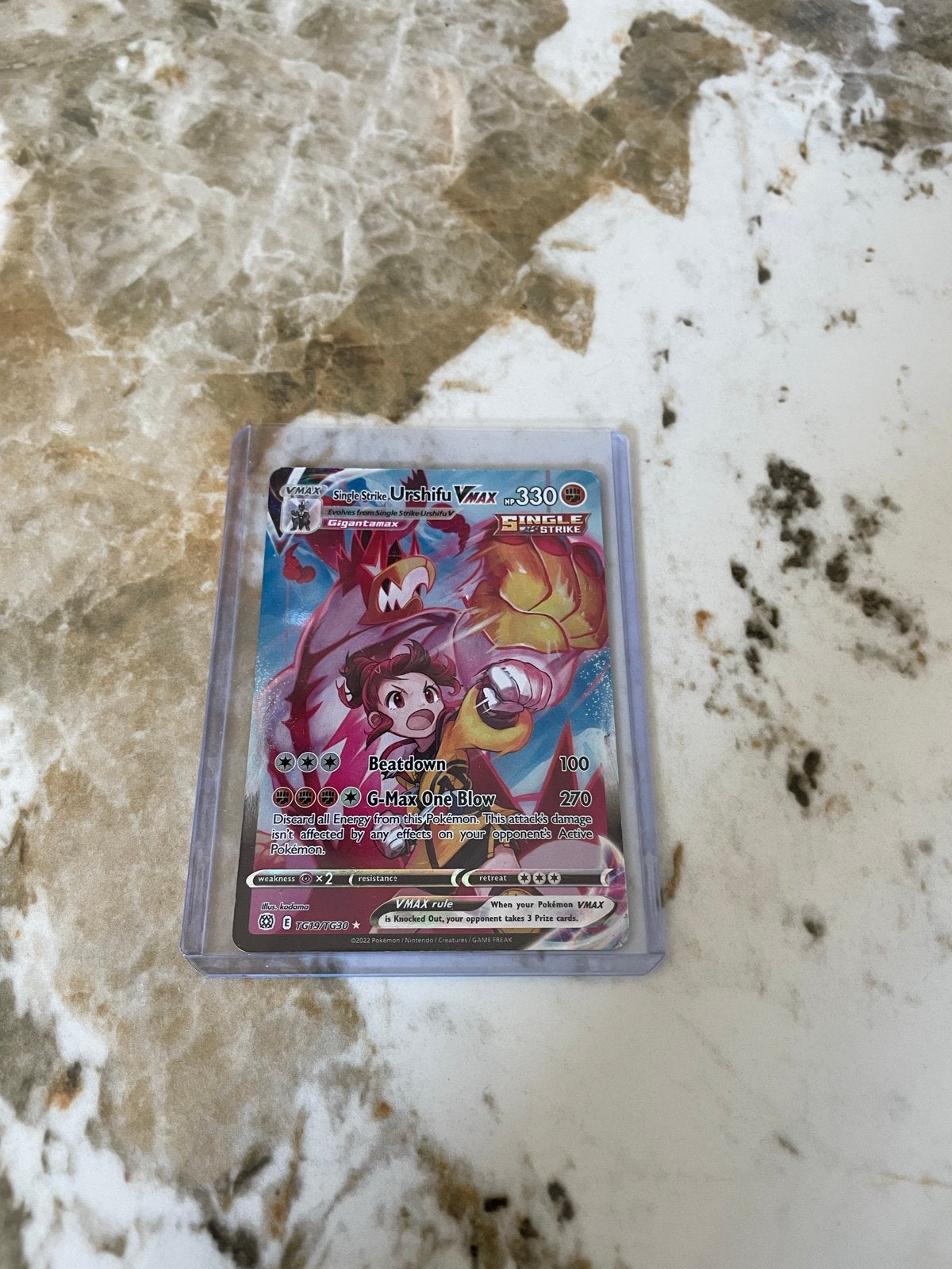 Pokemon Kaart Single Strike Urshifu VMAX 330, Ophalen, Zo goed als nieuw, Losse kaart