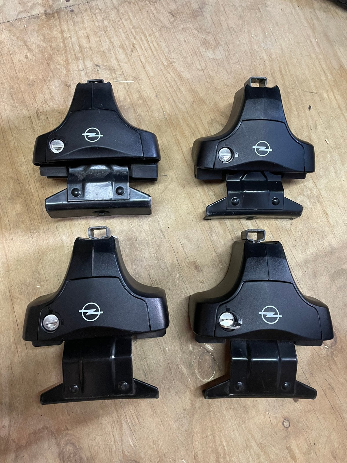 Thule 754 voetenset met kit Opel Crossland zonder dakrails!, Auto diversen, Dakdragers, Ophalen of Verzenden, Gebruikt