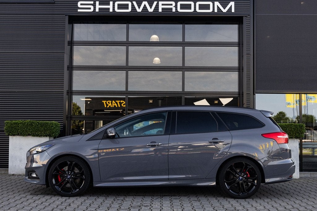 Ford Focus Wagon 2.0 ST-3, 250 PK, Volleder, Xenon, *Slate G, Auto's, 15 km/l, Gebruikt, Zwart, 4 cilinders