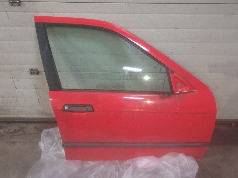 Portier Rechts Voor BMW 3 serie Touring (E36/3) 1998, Gebruikt, Petuelring 130, München 80809, , Duitsland, BMW, Bayerische Motoren Werke AG