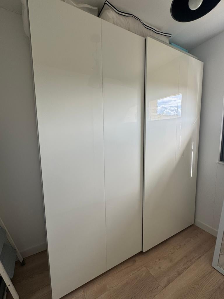 Gratis Hasvik schuifdeuren Ikea Pax Hoogglans wit 200x236, Huis en Inrichting, Kasten | Kledingkasten, Ophalen, Zo goed als nieuw