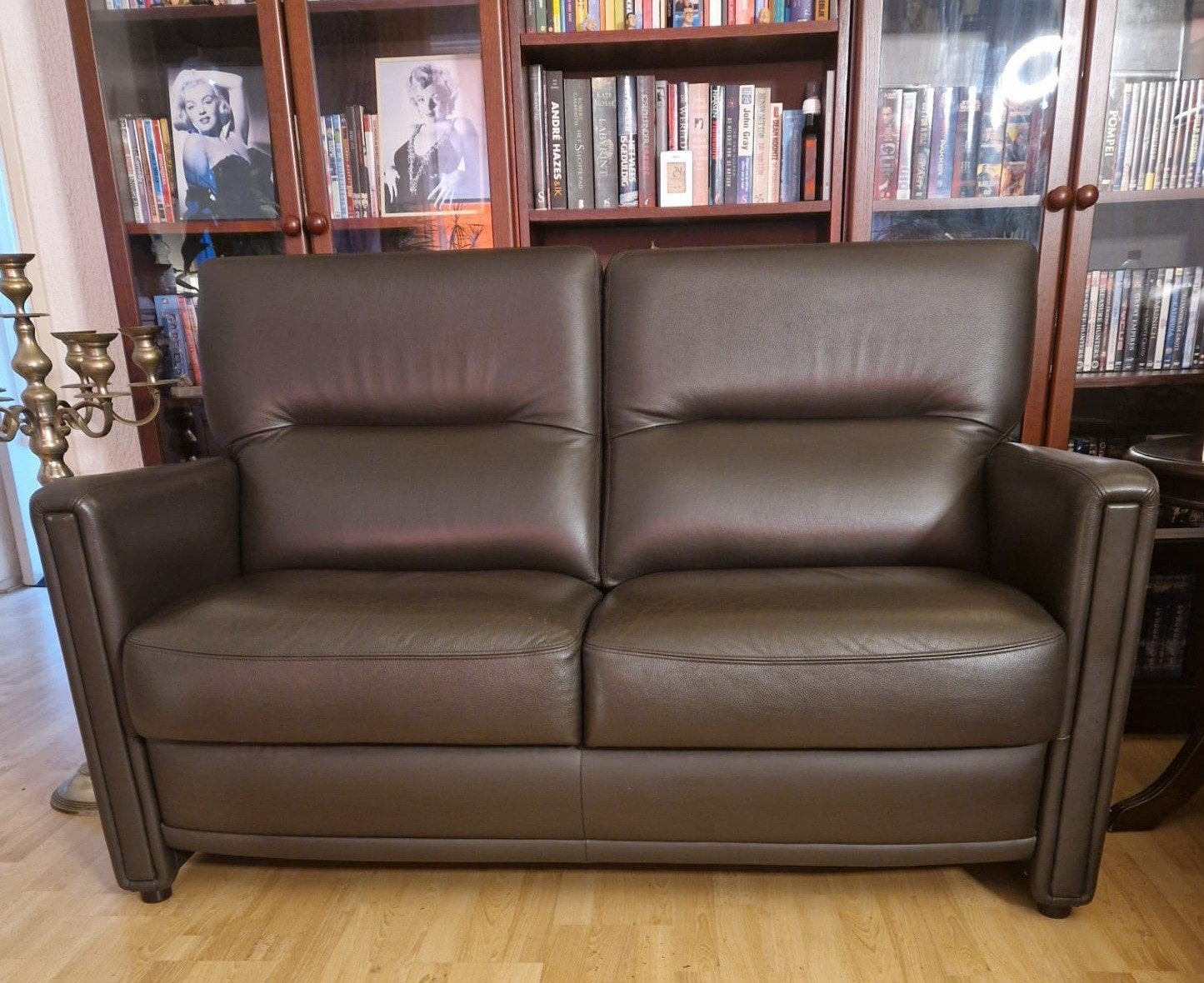 Super kwaliteit Donker Bruine 2-zitter, Strak modern tijdloos, 150 tot 200 cm, Tweepersoons, Ophalen of Verzenden