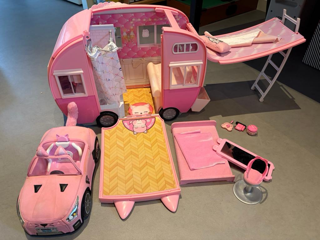Na! Na! Na! Surprise Kitty-Cat Camper + auto & accessoires, Ophalen of Verzenden, Gebruikt, Jongen of Meisje