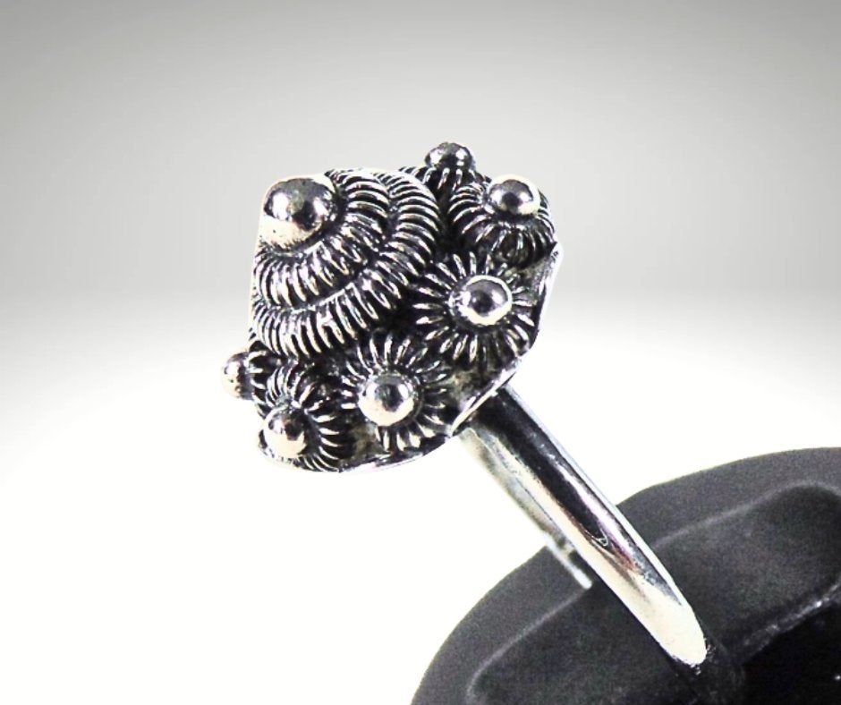Mooie 835 zilveren Zeeuwse knoppen knopen ring M17,3!, Sieraden, Tassen en Uiterlijk, Verzenden, Zo goed als nieuw, X, Dame