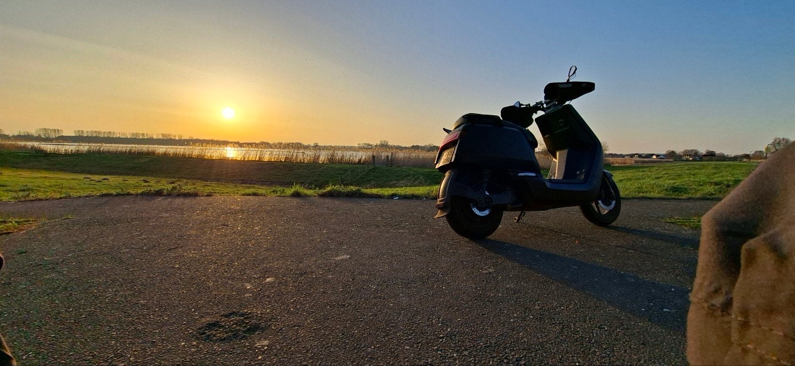 NIU N1S - Zo goed als nieuw, 6k gereden, Fietsen en Brommers, Ophalen of Verzenden, Zo goed als nieuw, Overige merken
