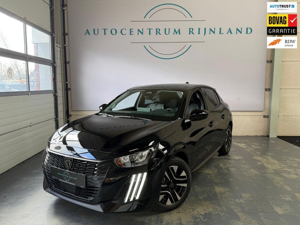 Peugeot 208 1.2 Hybrid 145 e-DCS6 Allure Automaat Stoelverwa, Auto's, Peugeot, 145 pk, 1203 kg, 1199 cc, Leder en Stof