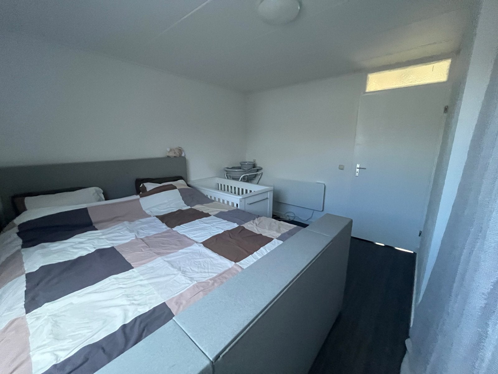 Swiss Sense bed 210x180 met tv lift - MOET WEG, Ophalen, Gebruikt, 210 cm, Tweepersoons