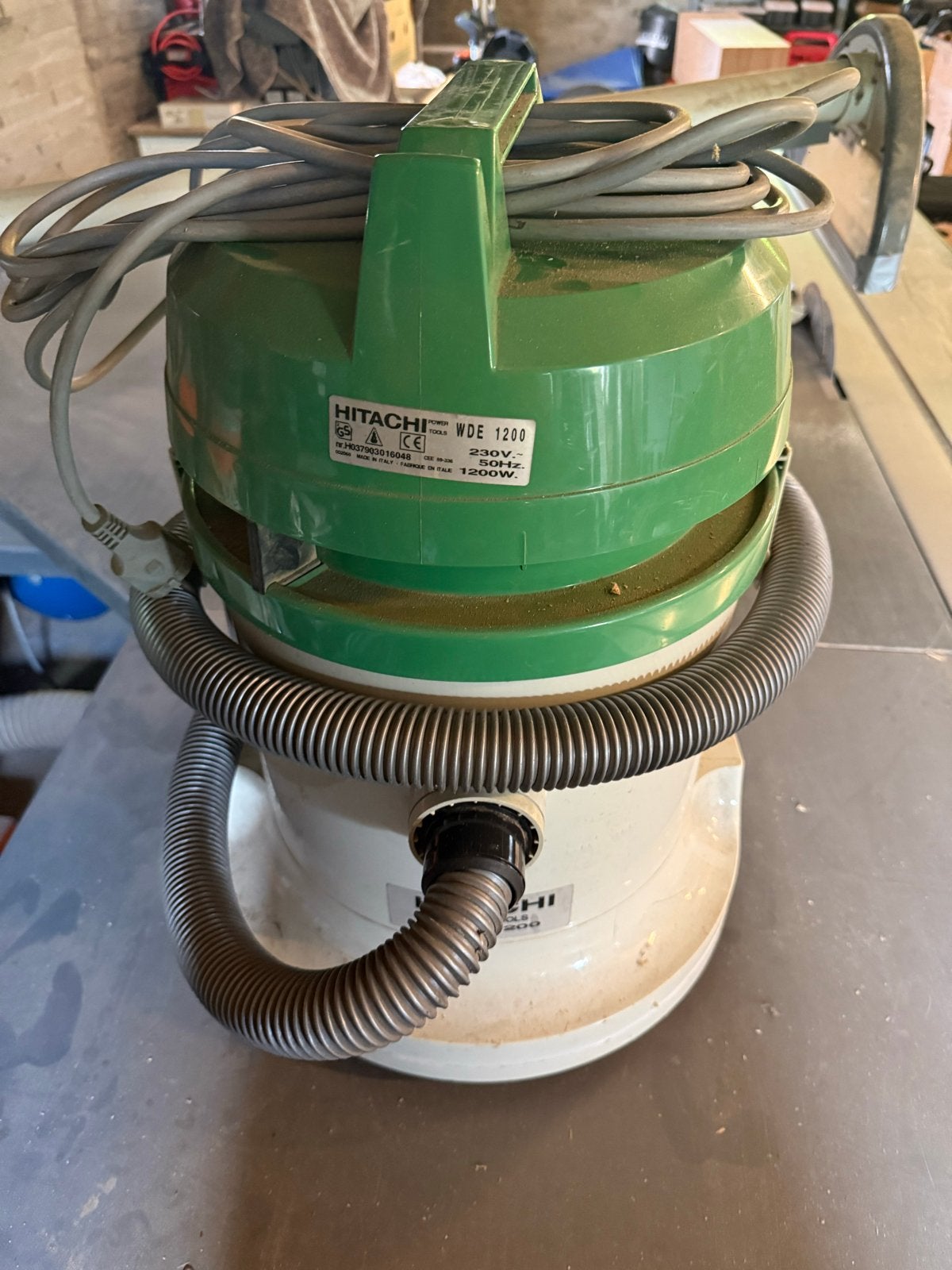 Hitachi Nat- en Droogstofzuiger WDE 1200 met 230V Aansluitin, Witgoed en Apparatuur, Ophalen, Overige merken, Gebruikt, Industriële stofzuiger